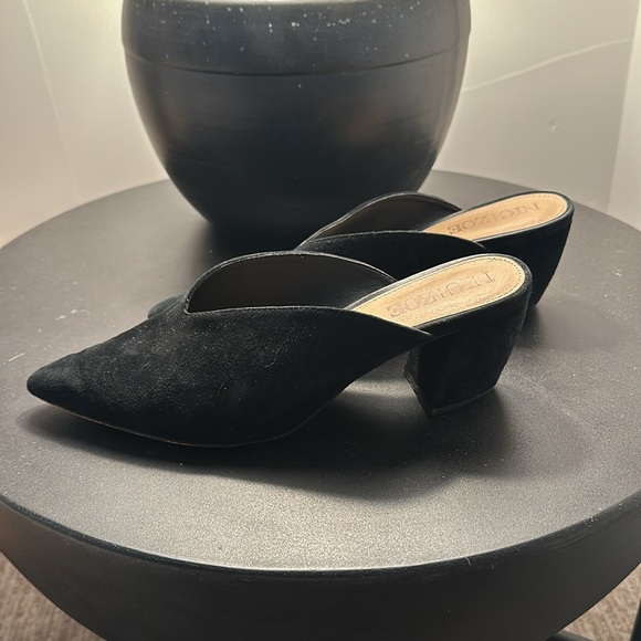 Nic + Zoe suede mules with triangle pointed toe - Picture 2 of 5